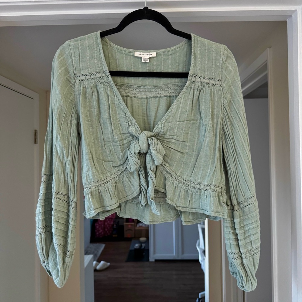 olive green american eagle long sleeve top